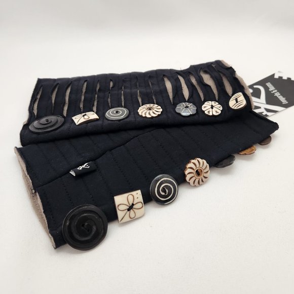 Leopards & Roses Wearable Art For The Funky At Heart Gloves - Picture 7 of 15